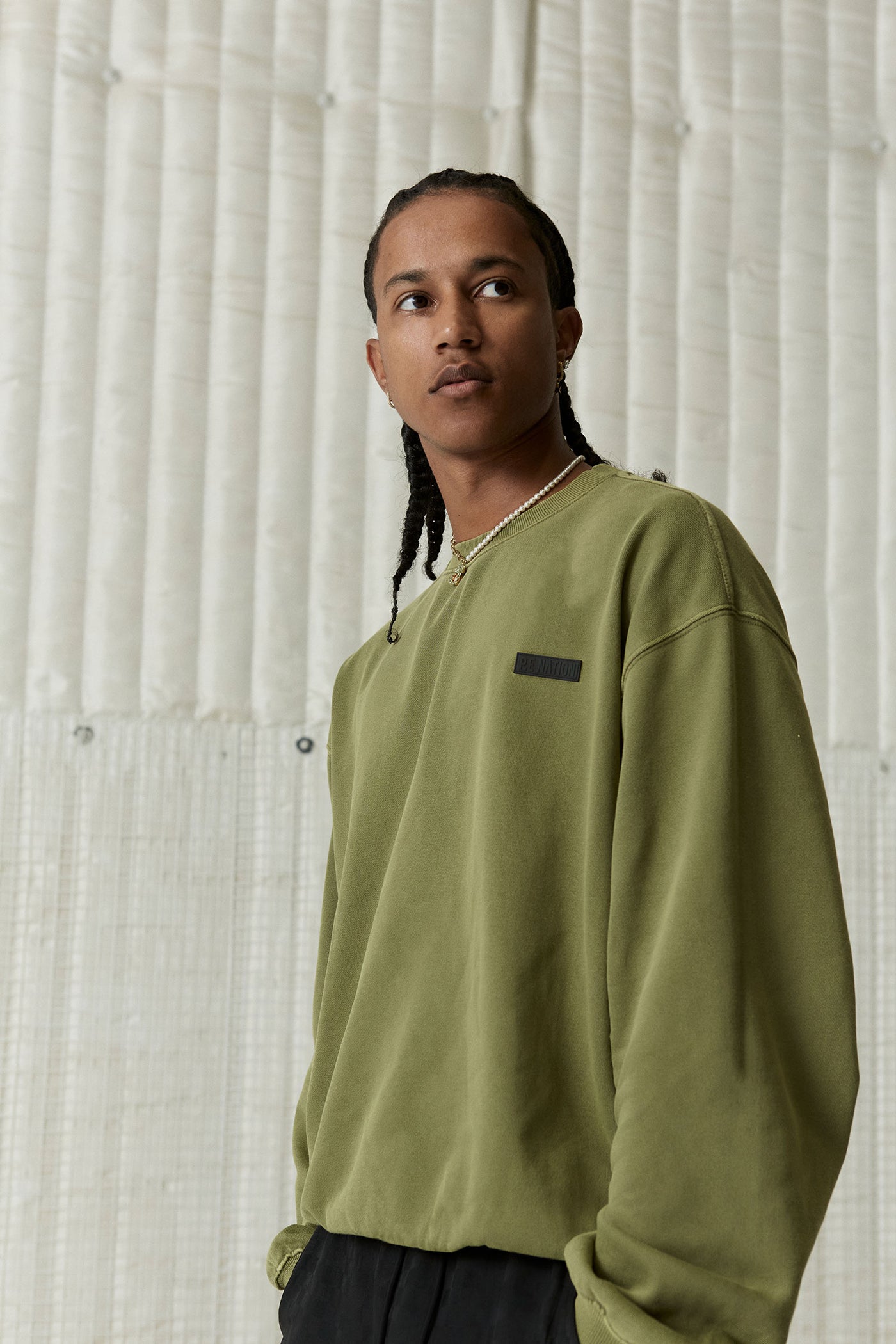 KICKOUT WASHED SWEAT IN OLIVE