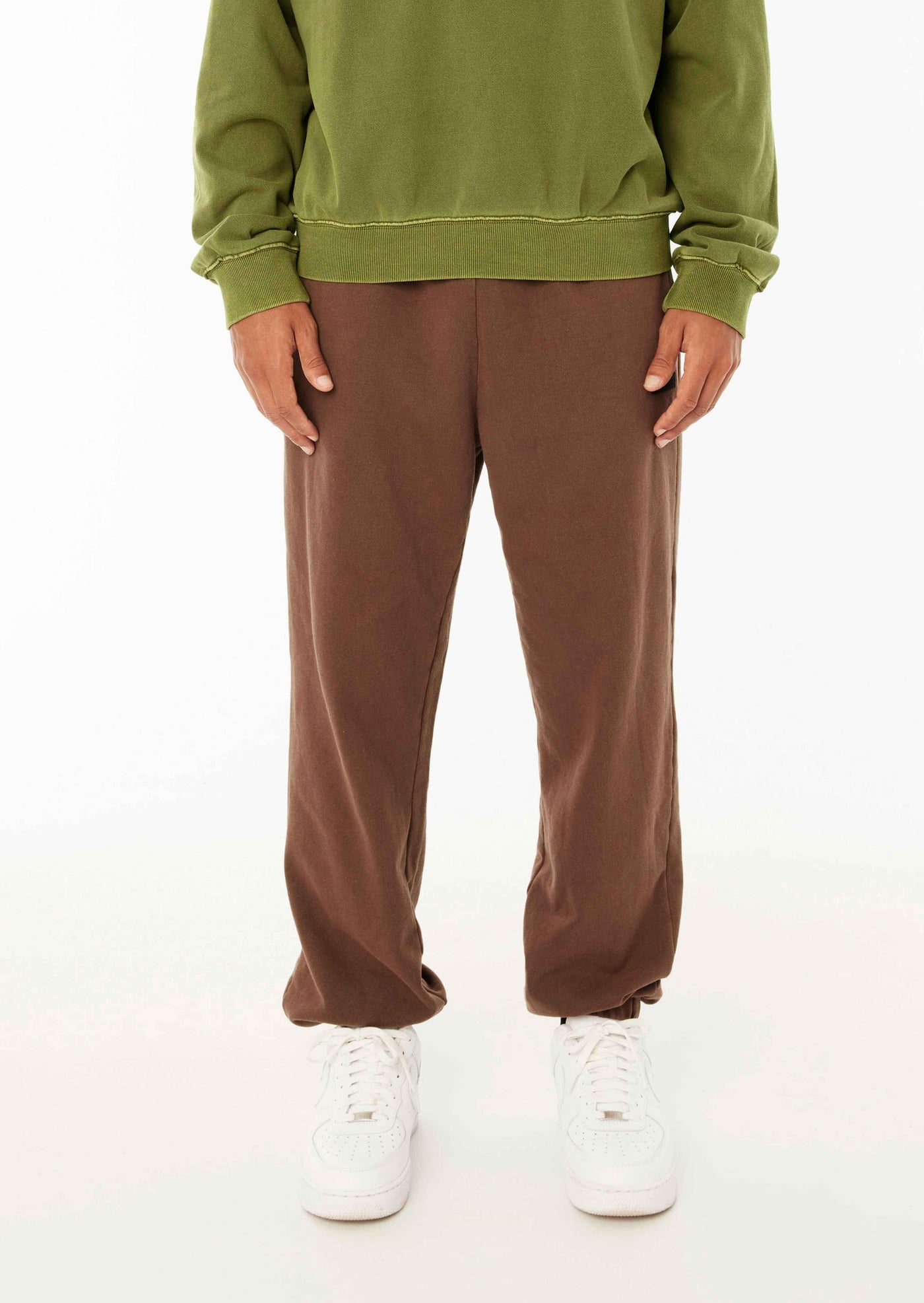 KICKOUT WASHED TRACKPANT IN PINECONE