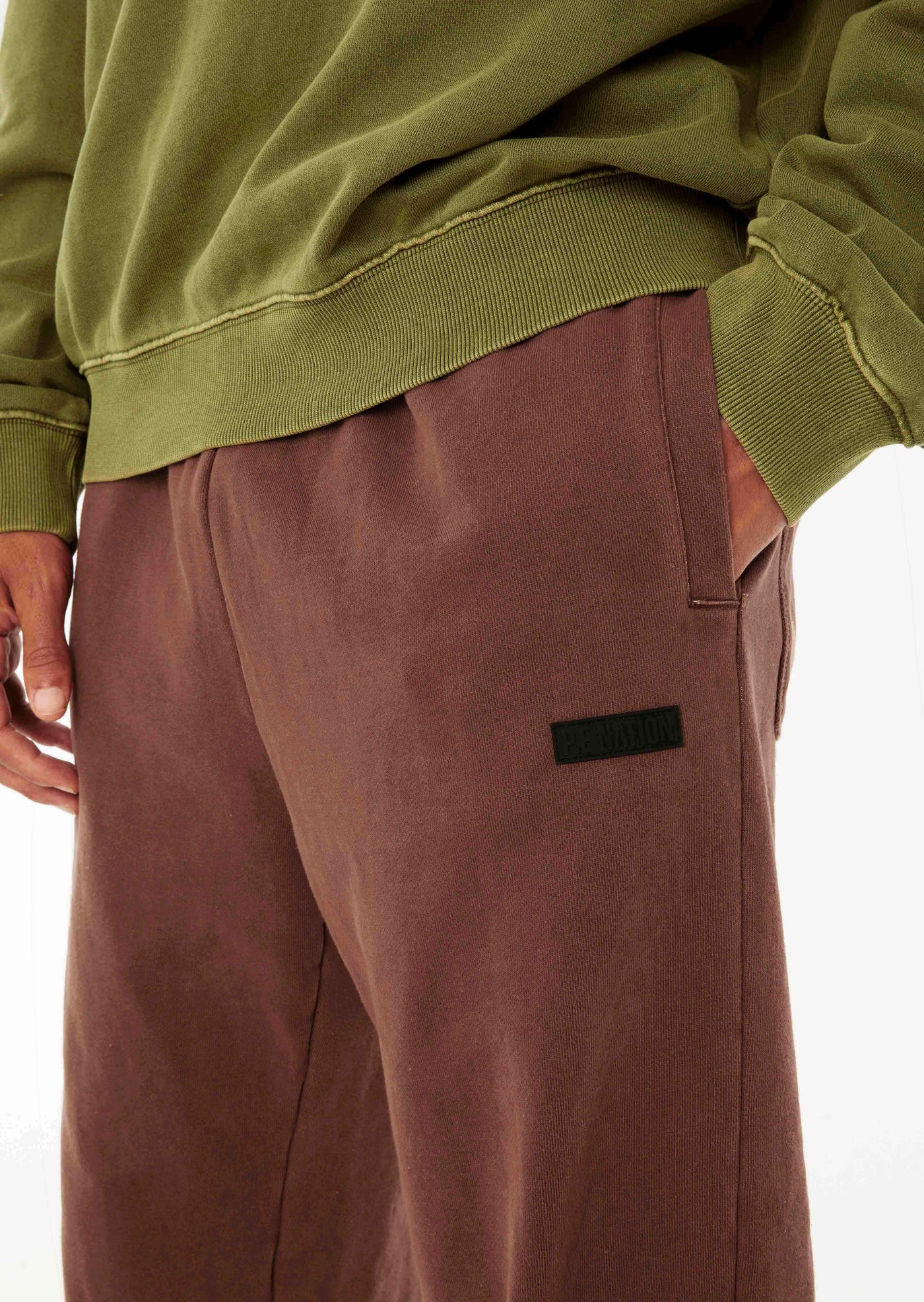 KICKOUT WASHED TRACKPANT IN PINECONE