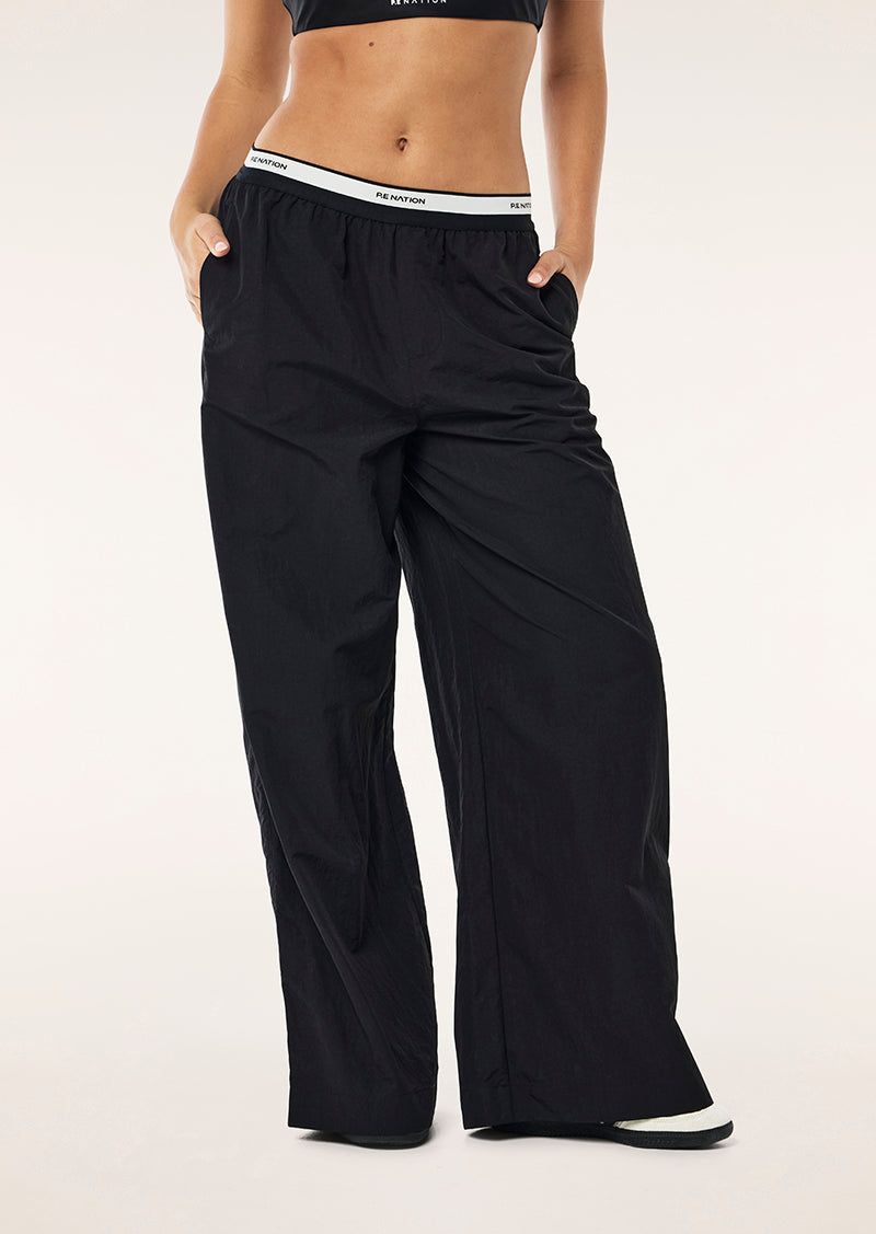 AVANT PANT IN BLACK AND WHISPER WHITE