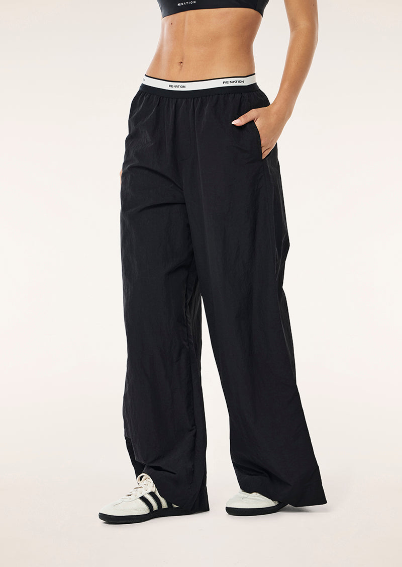 AVANT PANT IN BLACK AND WHISPER WHITE