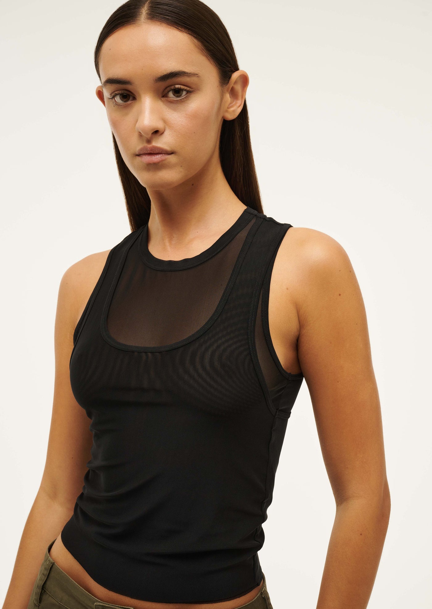 DISCOVERY MESH TANK IN BLACK