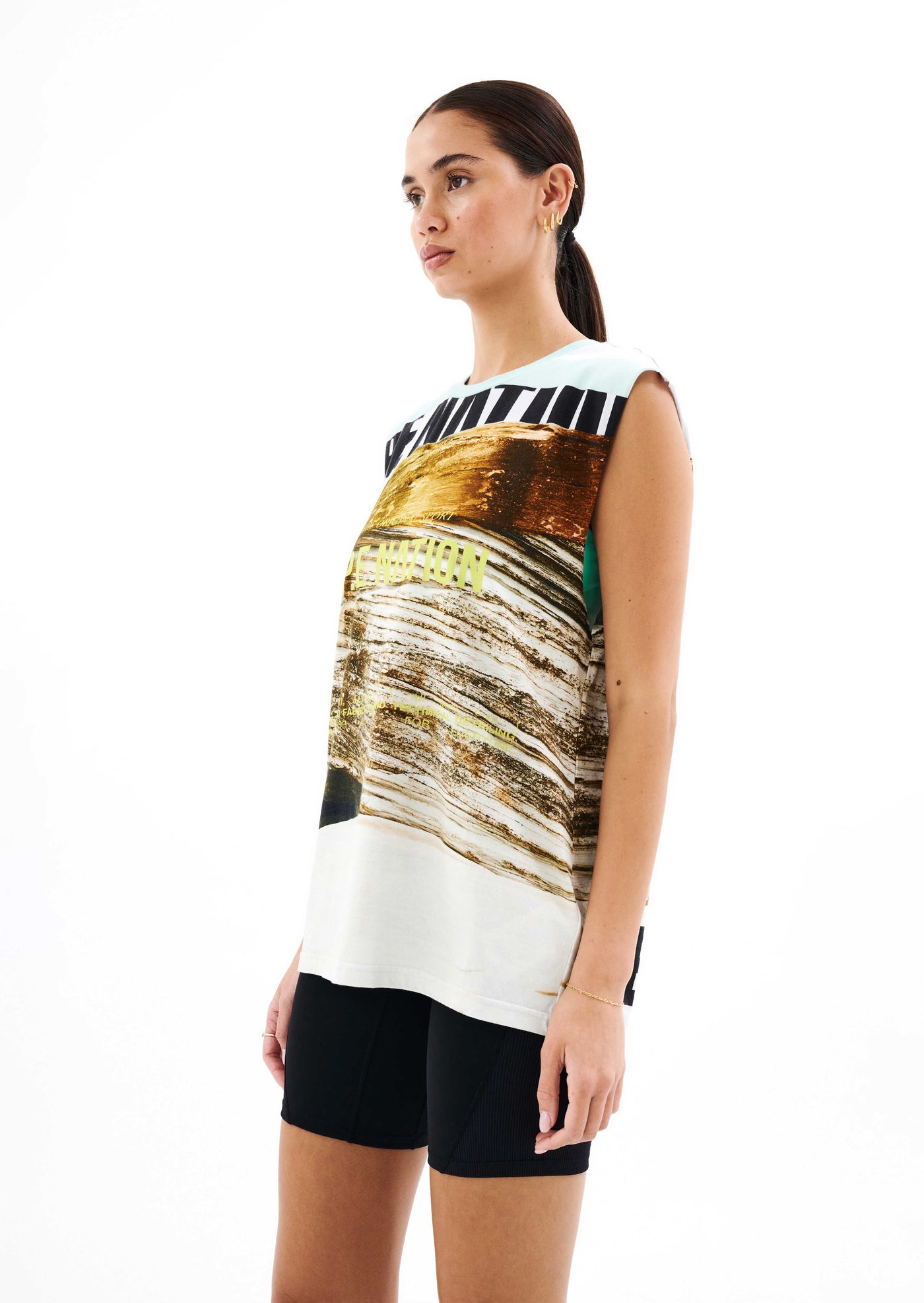 BERMUDA TANK IN SCENE PRINT