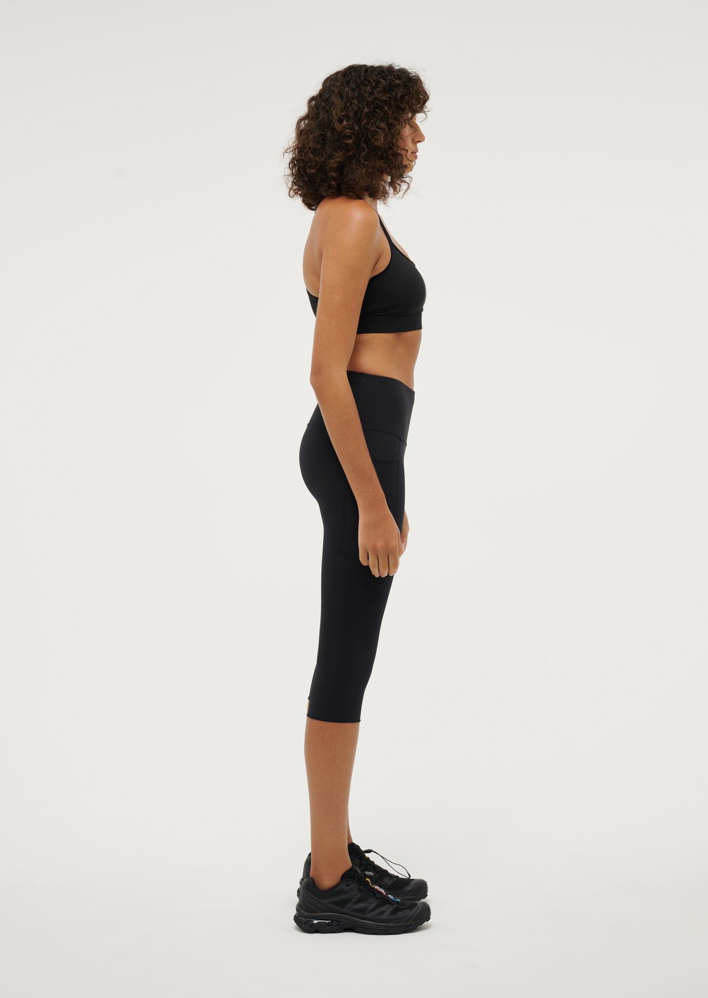 RECALIBRATE 3/4 LEGGING IN BLACK