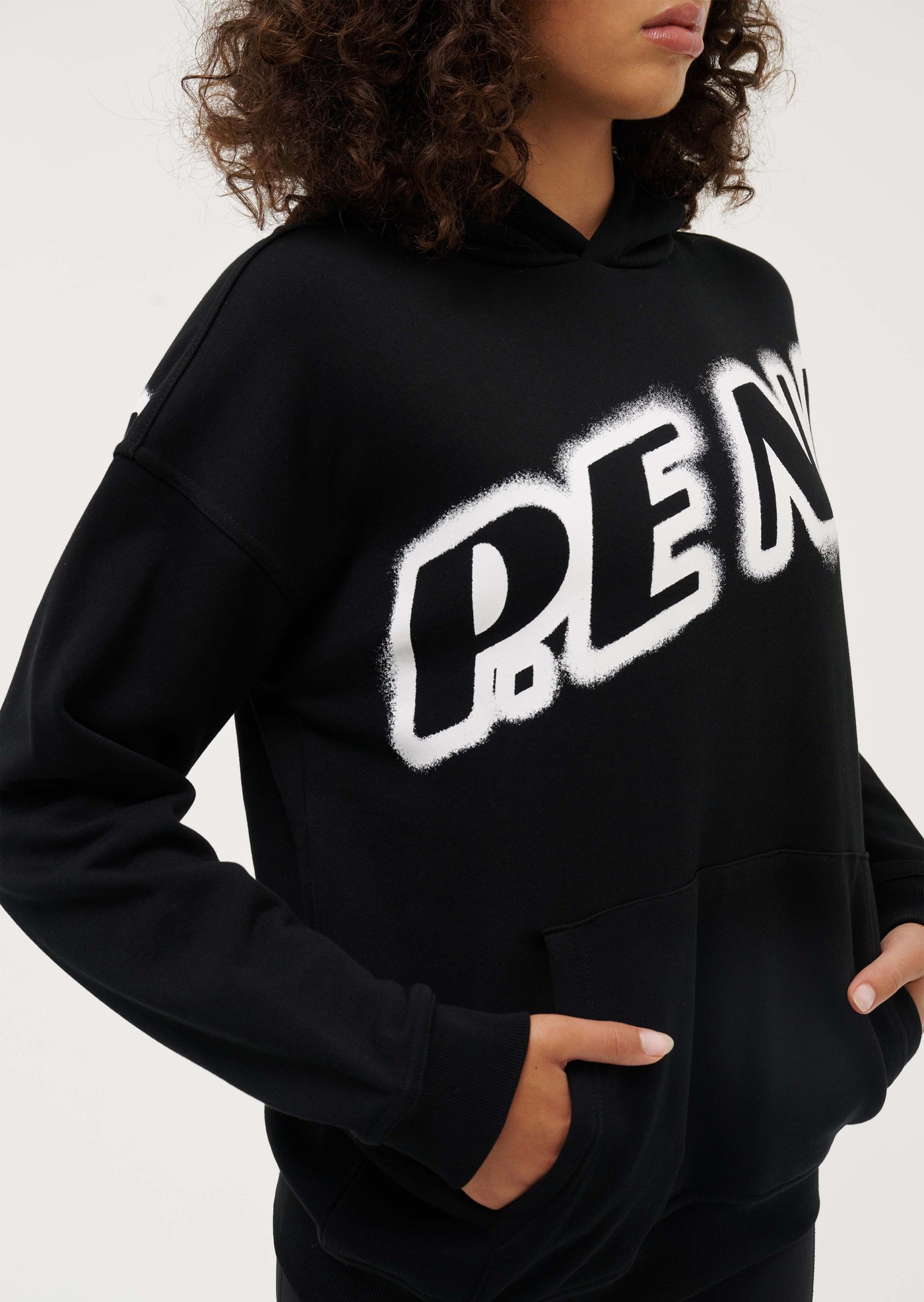 TIEBREAK HOODIE IN BLACK