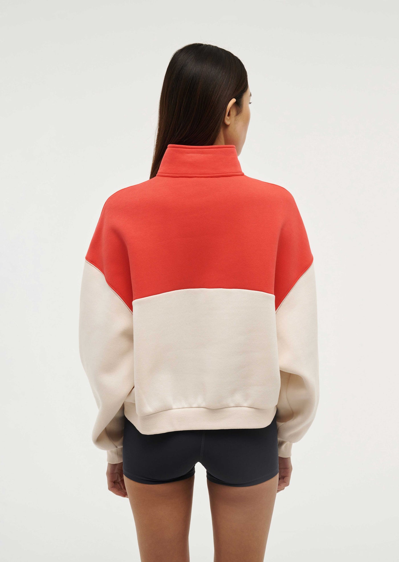 CENTRE FIELD SWEAT IN WHISPER WHITE / POPPY RED