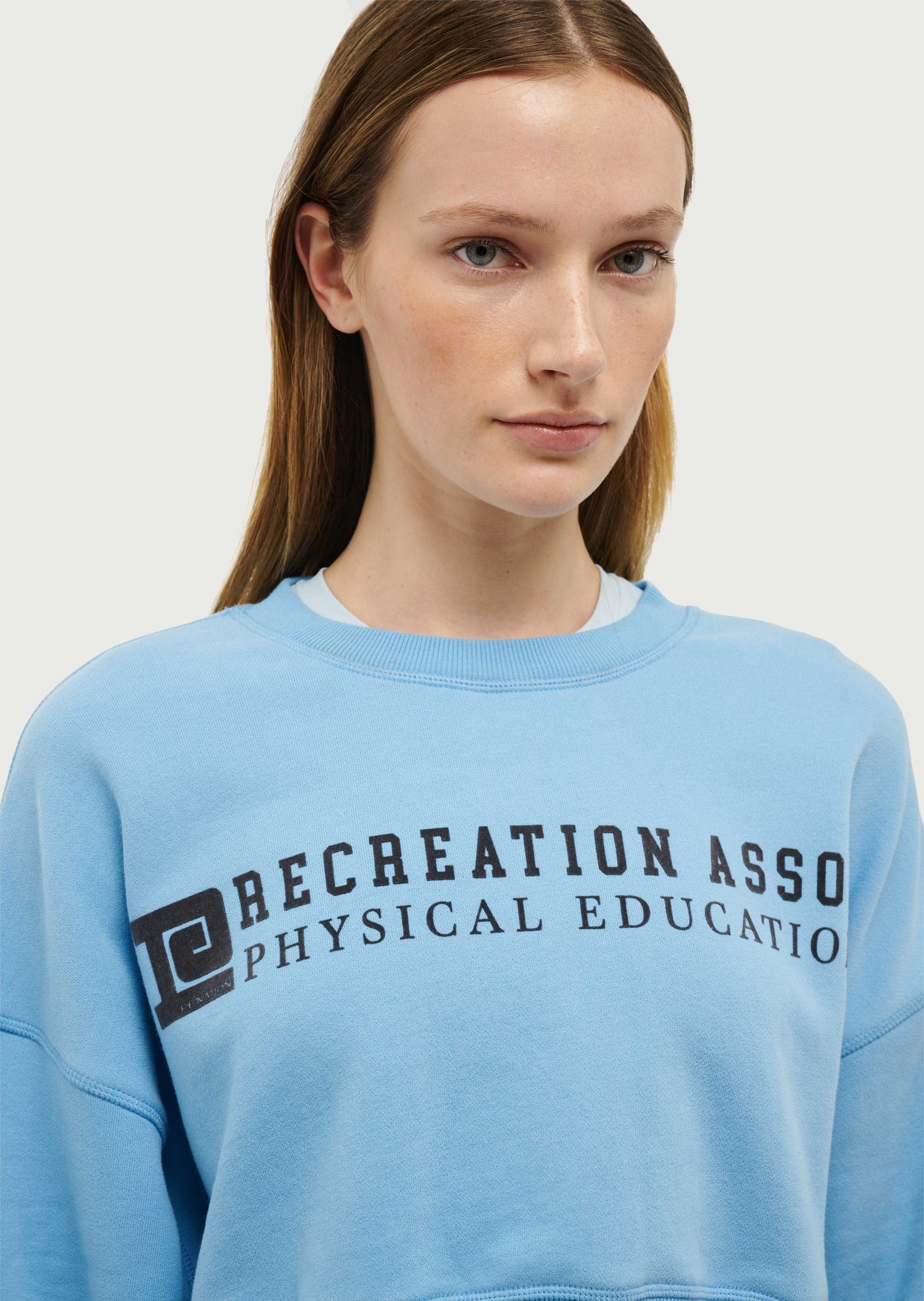 RALLY SWEAT IN BRIGHT BLUE