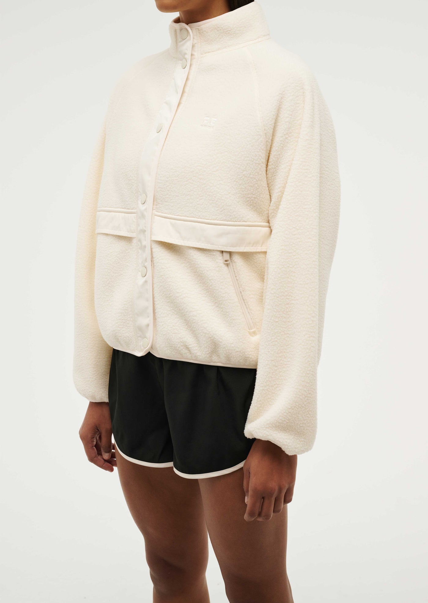 TECHNIQUE JACKET IN WHISPER WHITE