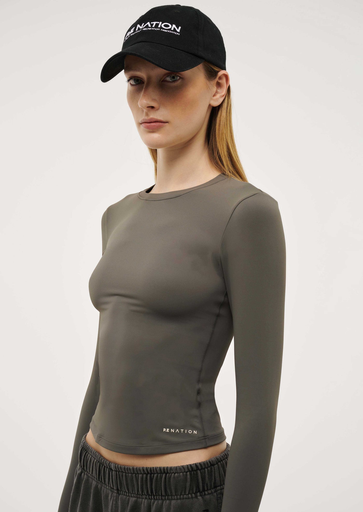 FOUNDATION LONG SLEEVE TOP IN GUNMETAL