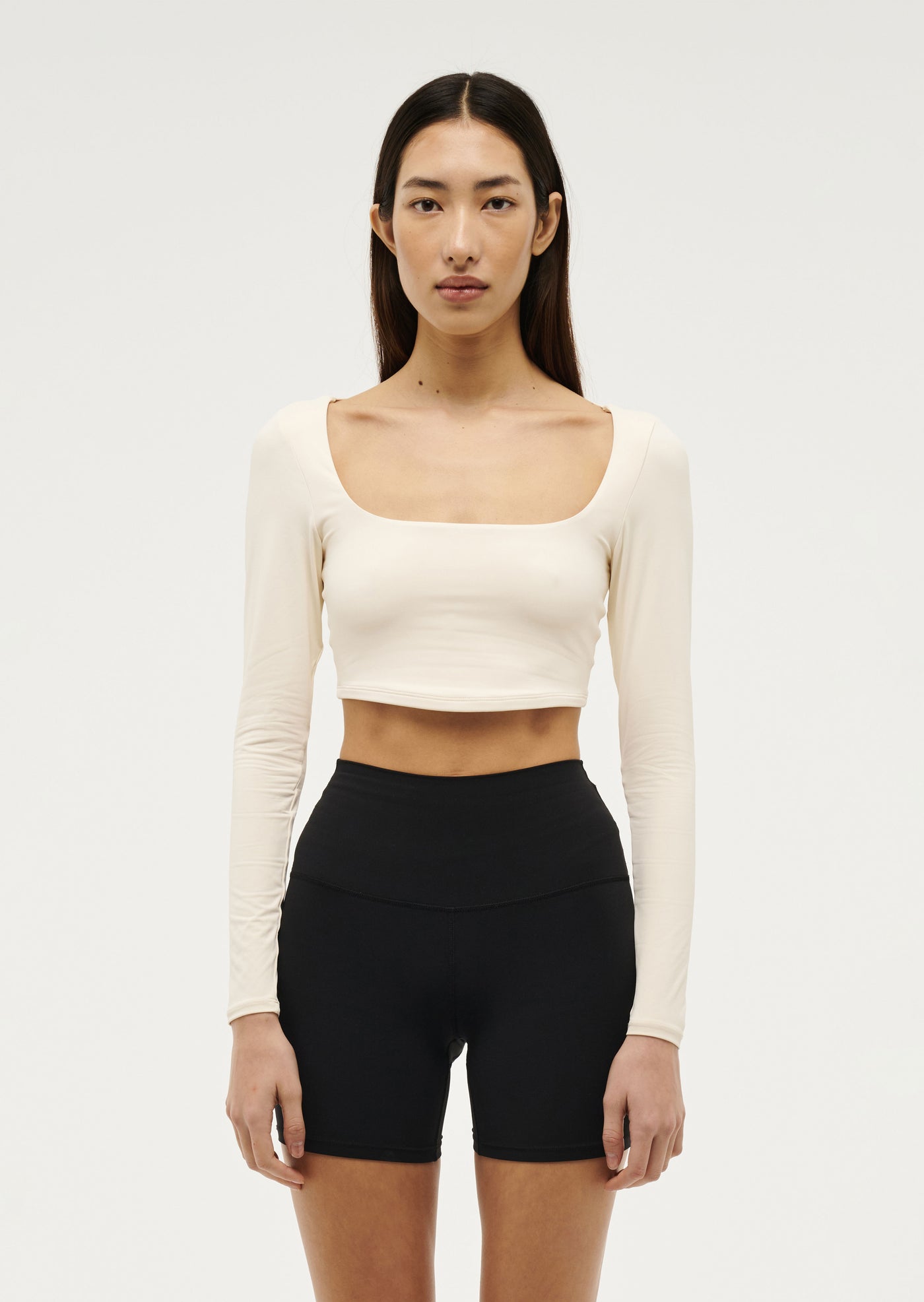 Balance Long Sleeve Top Whisper White, Long Sleeve Active Crop Top Cream