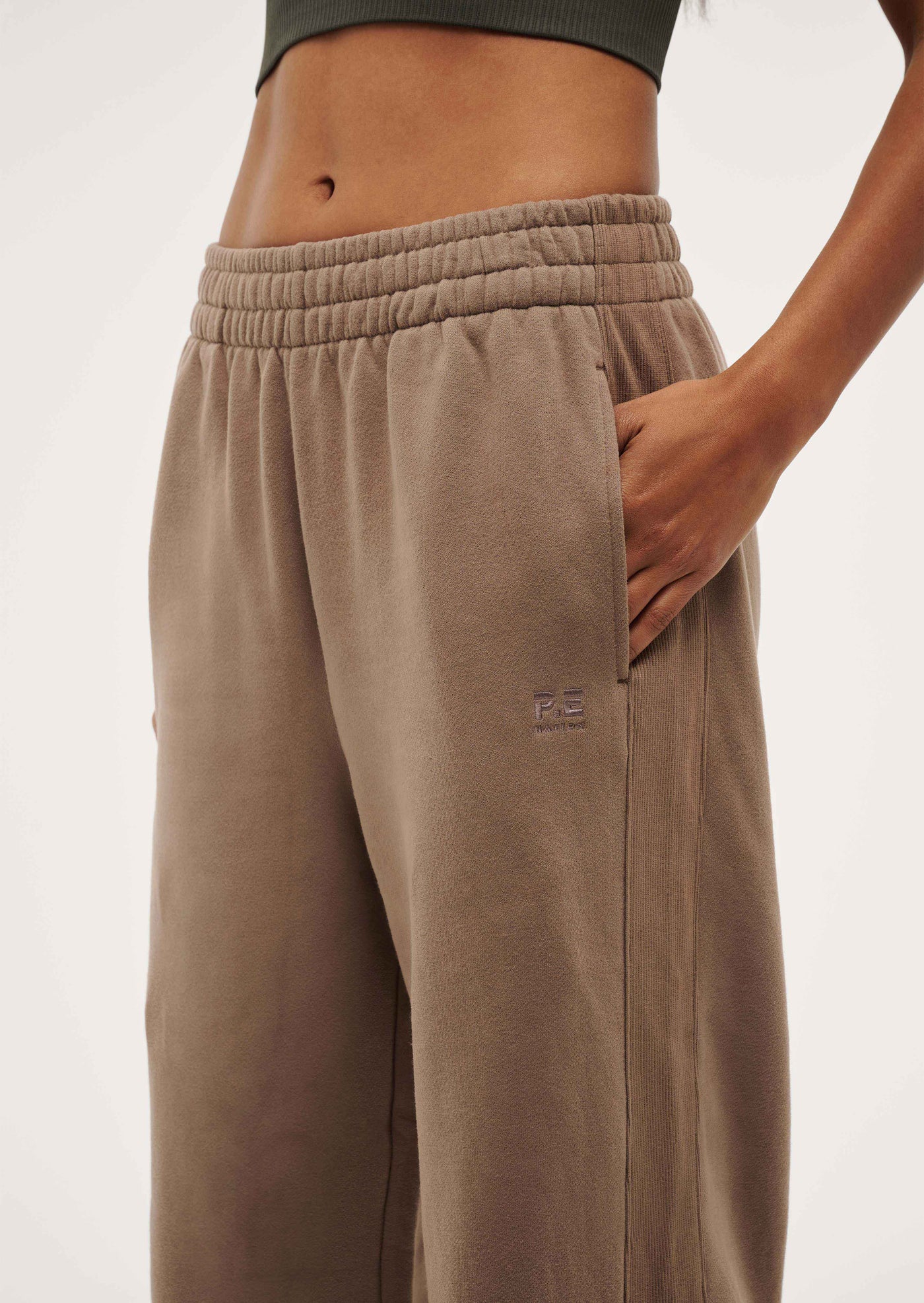 ADVENTURE TRACK PANT IN TAUPE