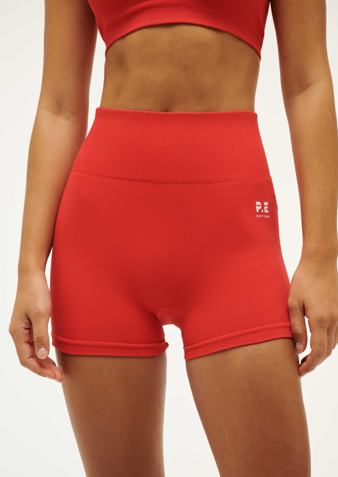 RESTORE SEAMLESS 2.5" BIKE SHORT IN POPPY RED