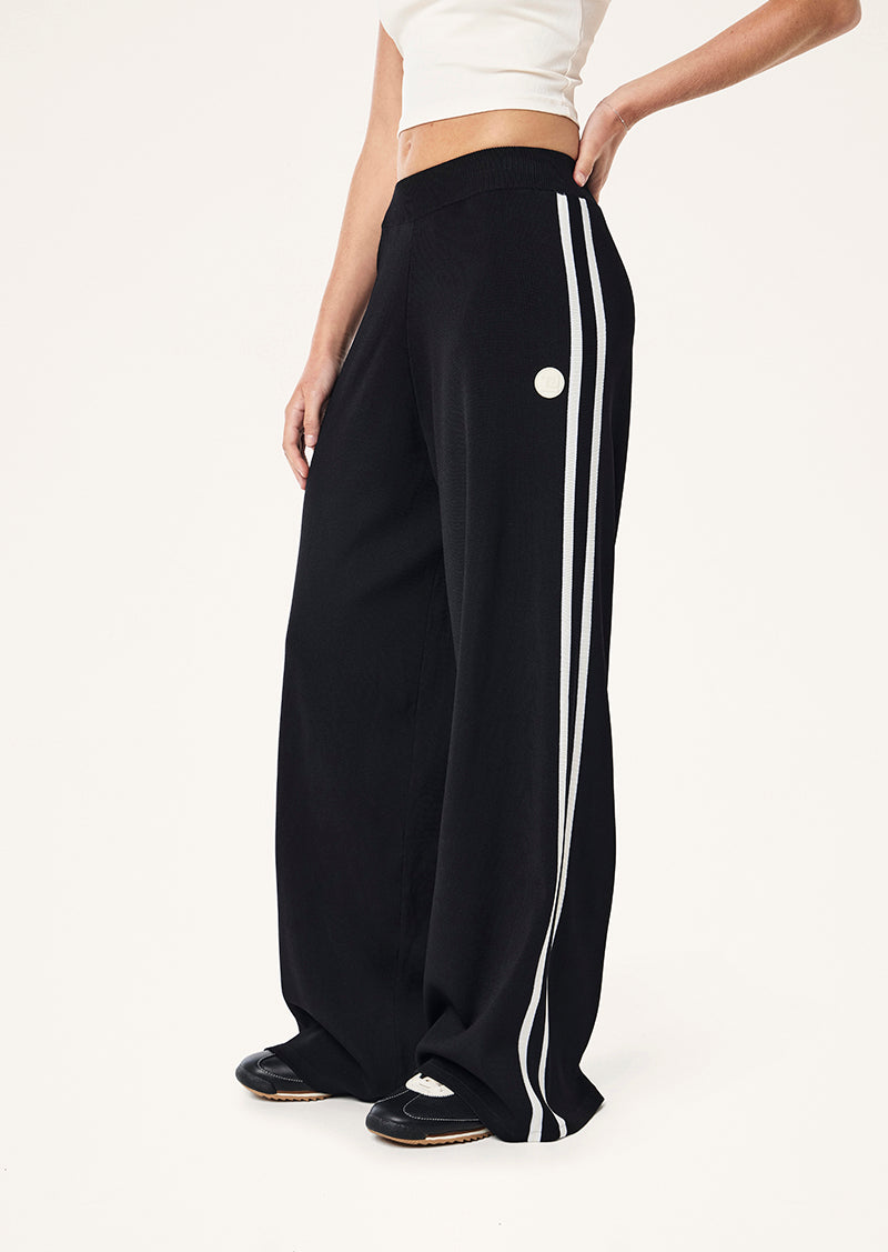 RETREAT PANT IN BLACK