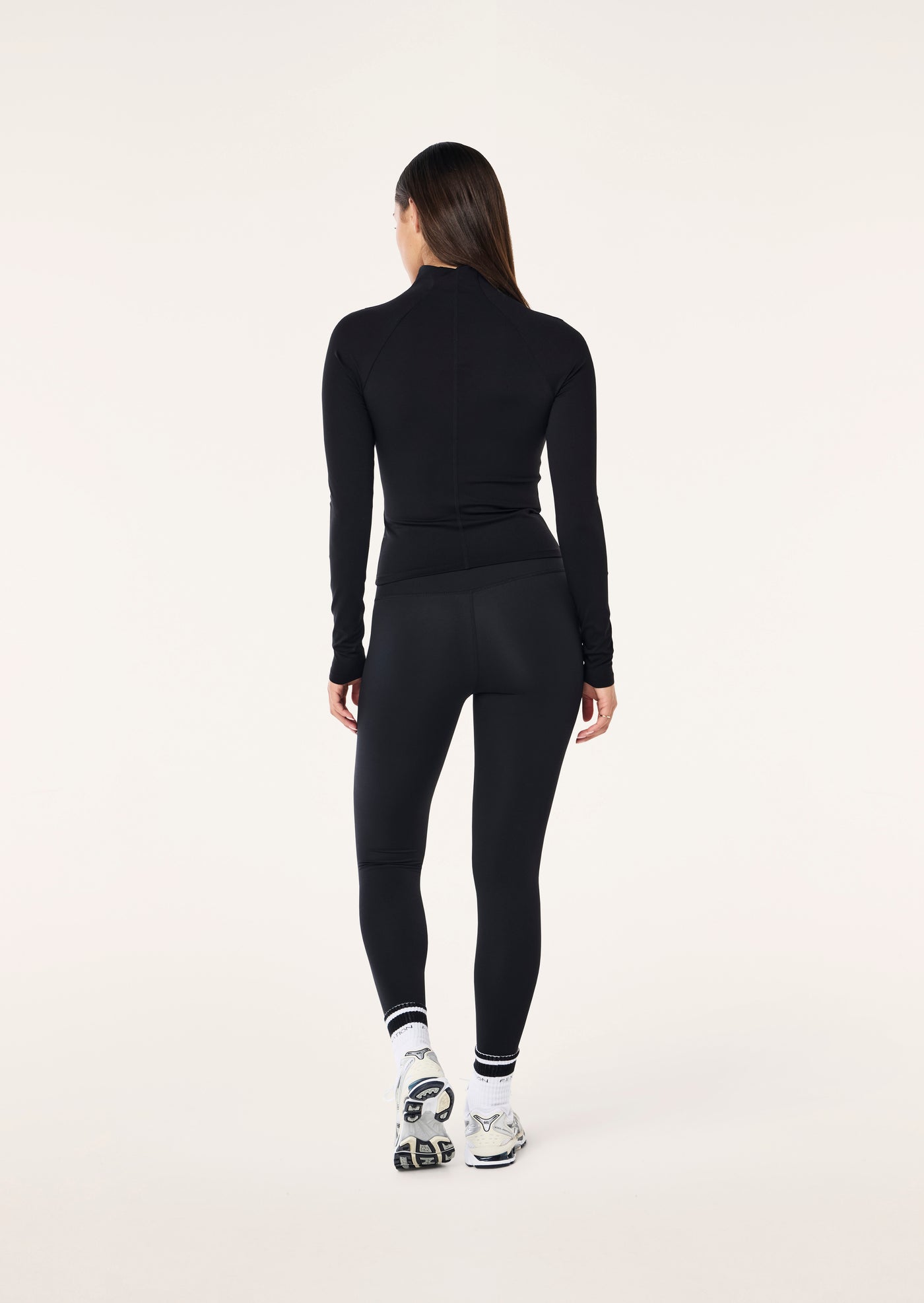 ROUTINE QUARTER ZIP LONG SLEEVE TOP IN BLACK