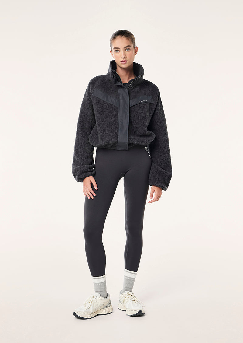 SHELTER SHERPA JACKET IN ASPHALT