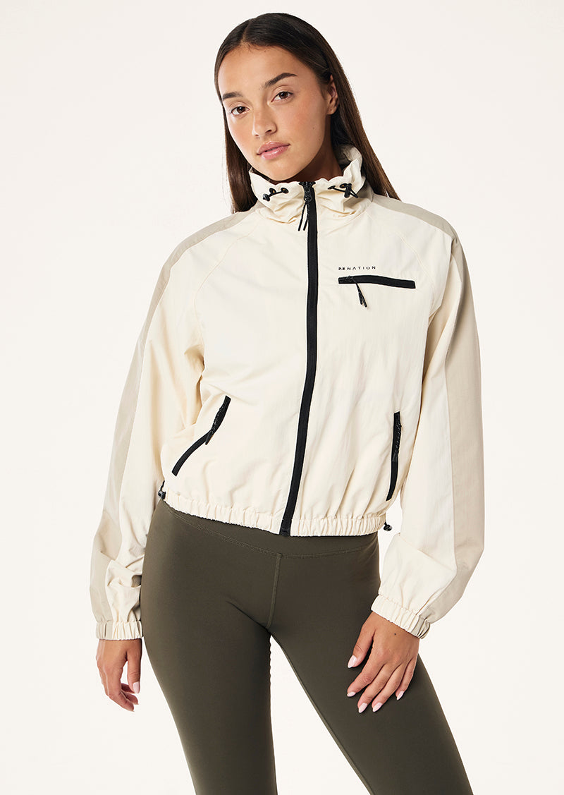 TREK JACKET IN WHISPER WHITE