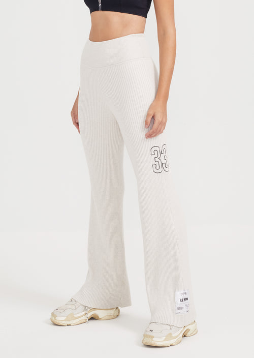 LAY OUT KNIT PANT IN GREY