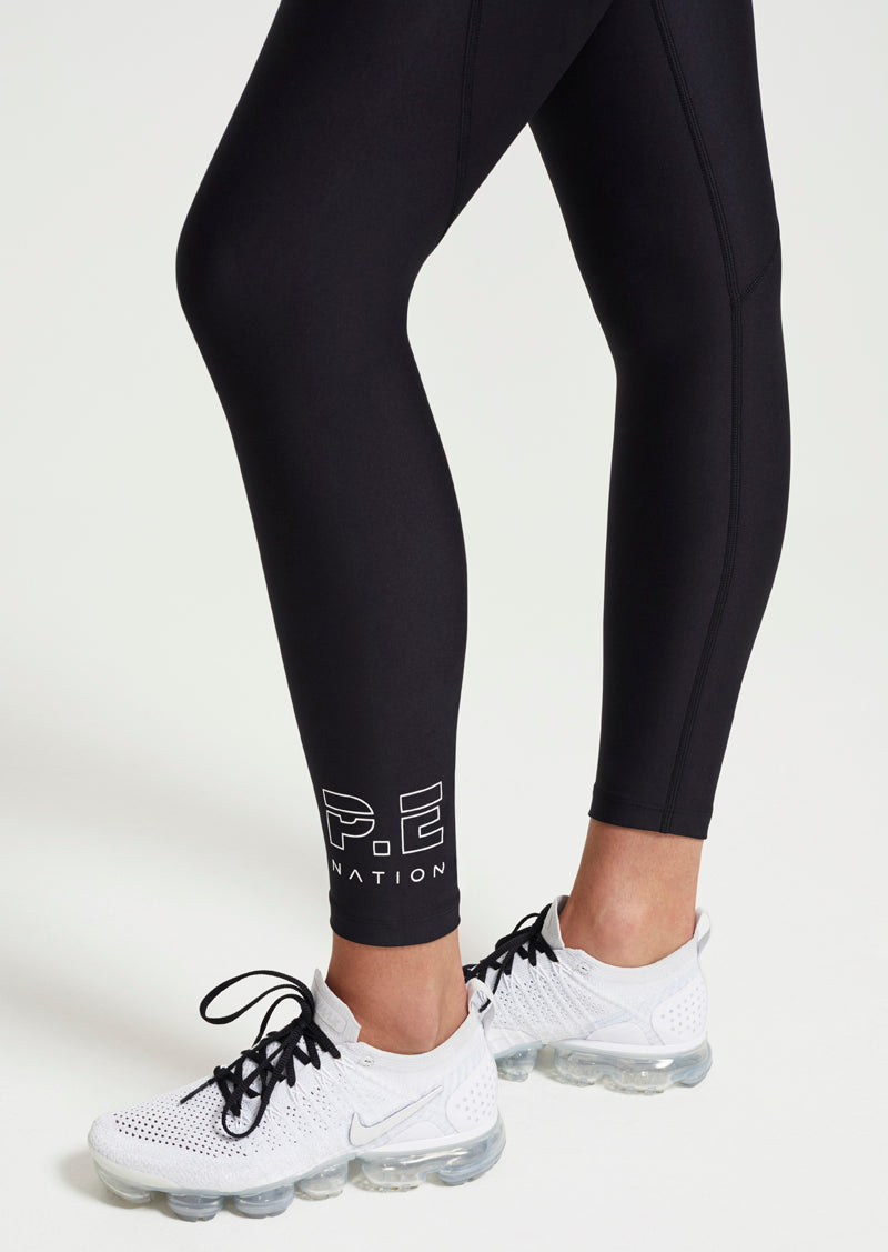 STRIKE RUN LEGGING IN BLACK