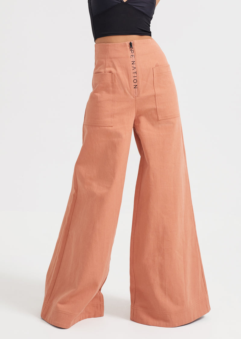 DIAMOND PRESS PANT IN PEACH
