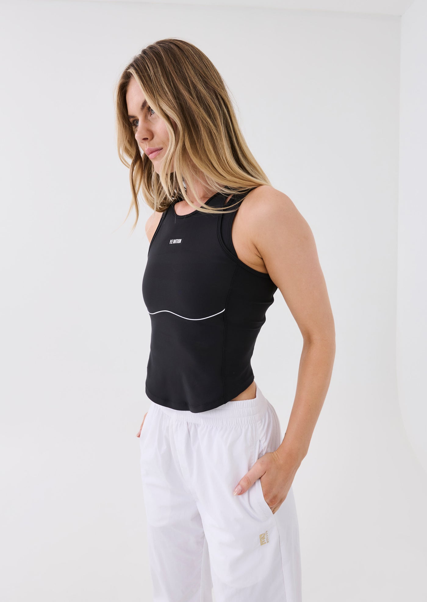 DOWNTEMPO TANK IN BLACK