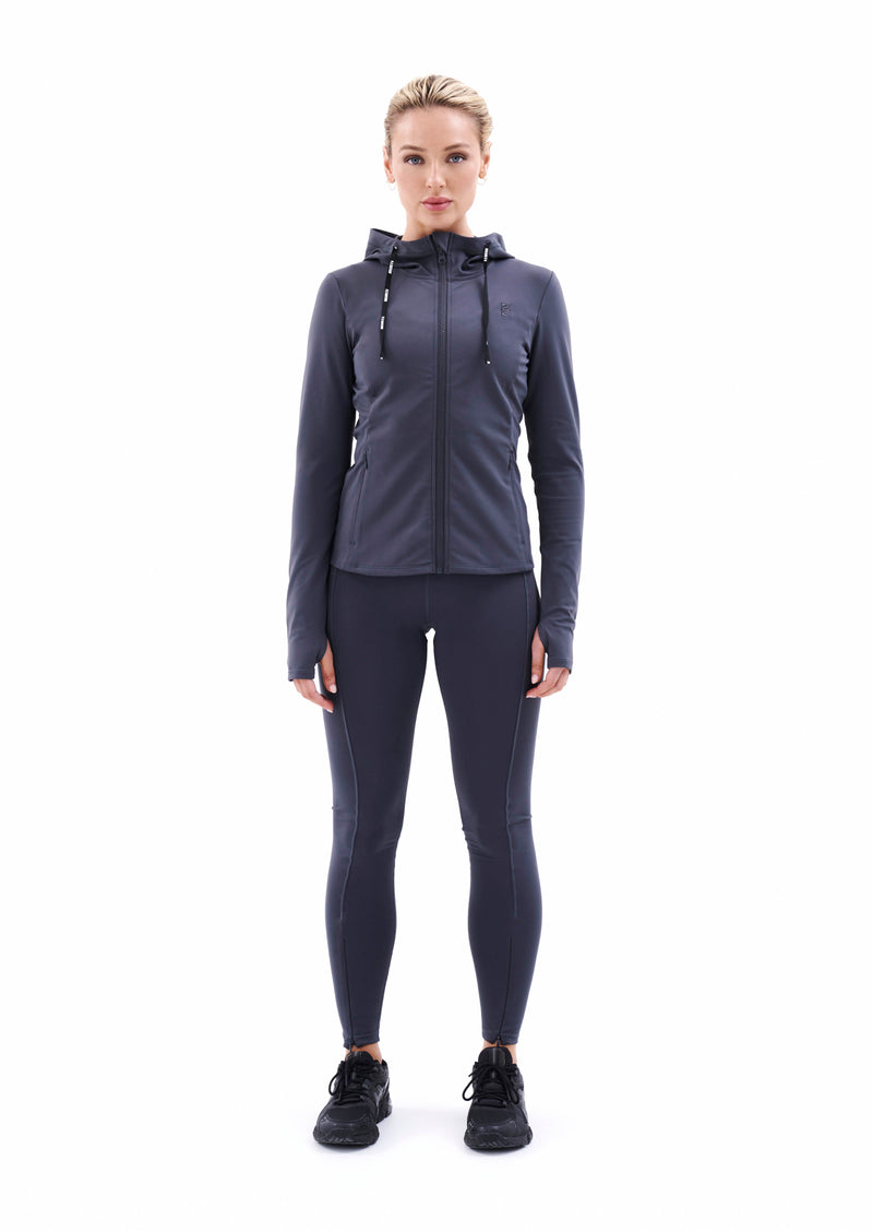AGILITY TEST JACKET IN DARK SHADOW