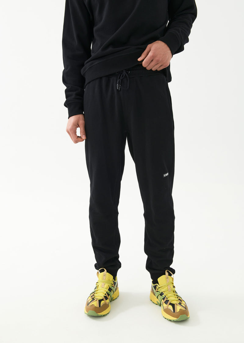 FORTITUDE TRACKPANT IN BLACK