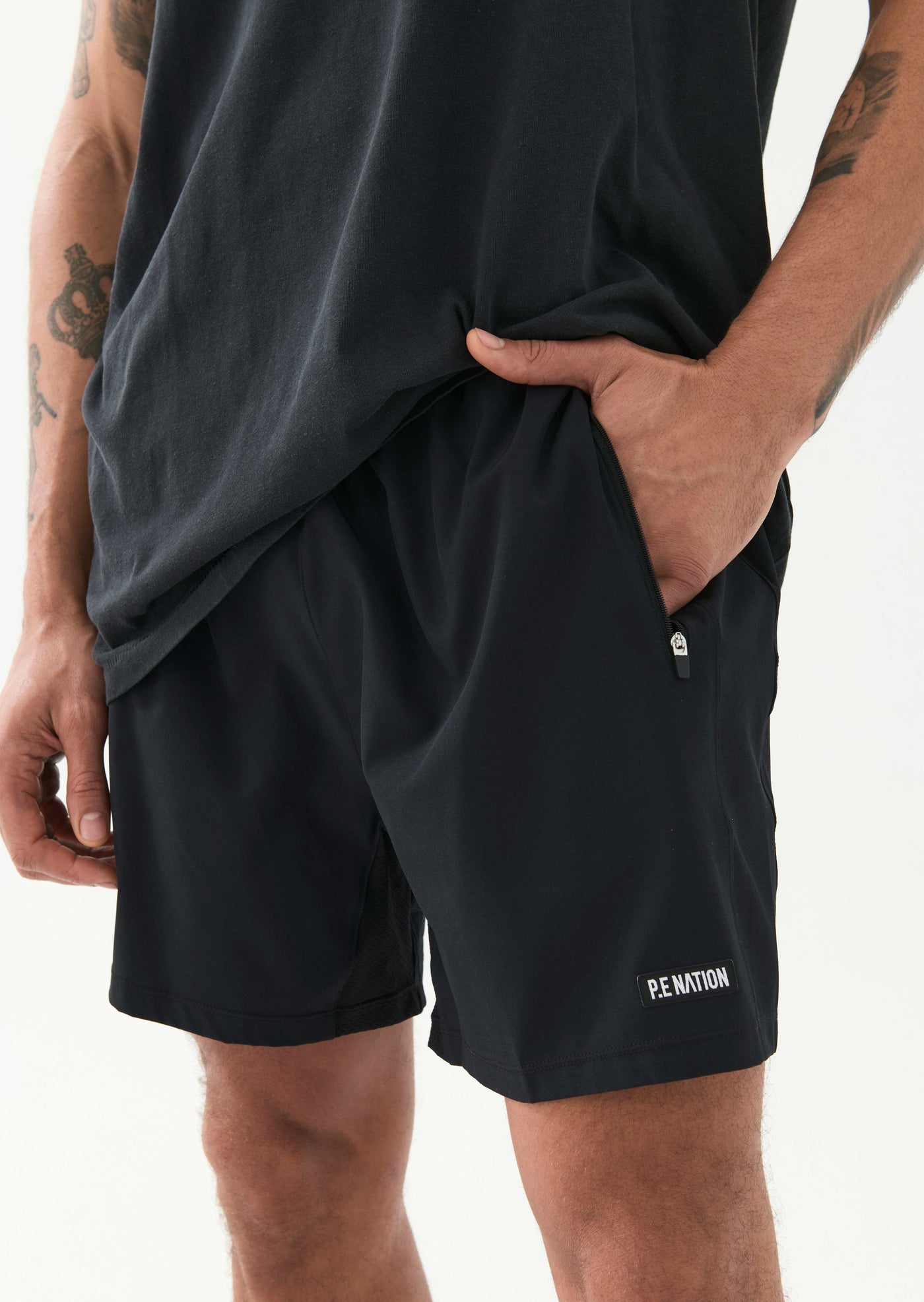 INTERVAL SHORT IN BLACK