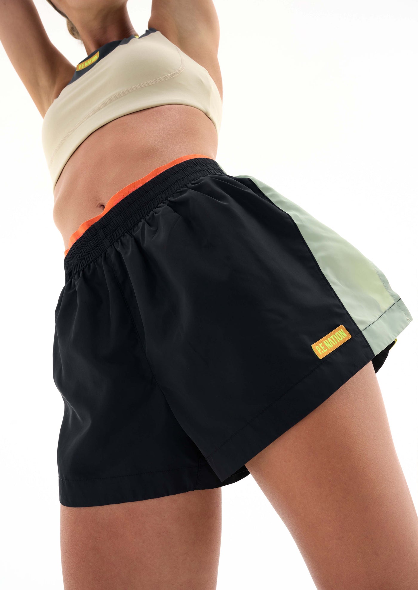 INITIALISE RUNNING SHORT BLACK