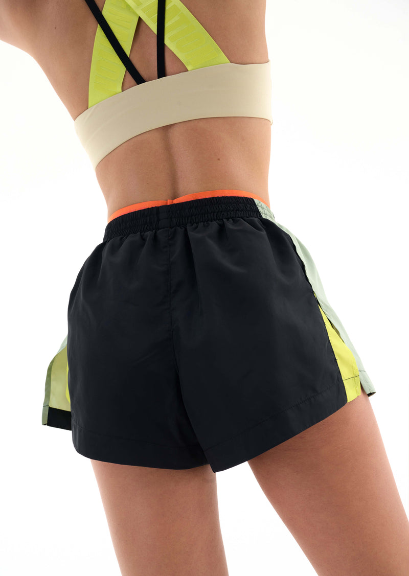 INITIALISE RUNNING SHORT BLACK