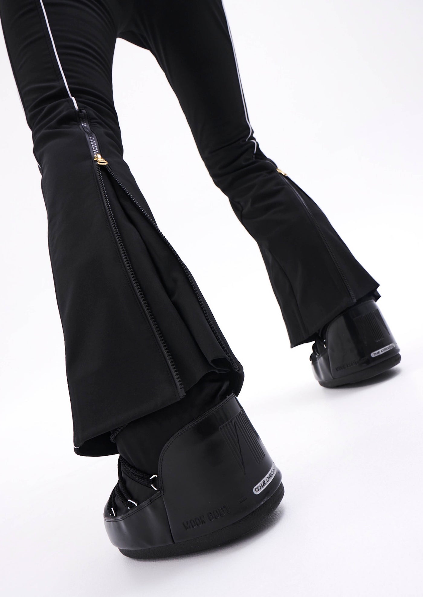 SOLITUDE SNOW PANT IN BLACK