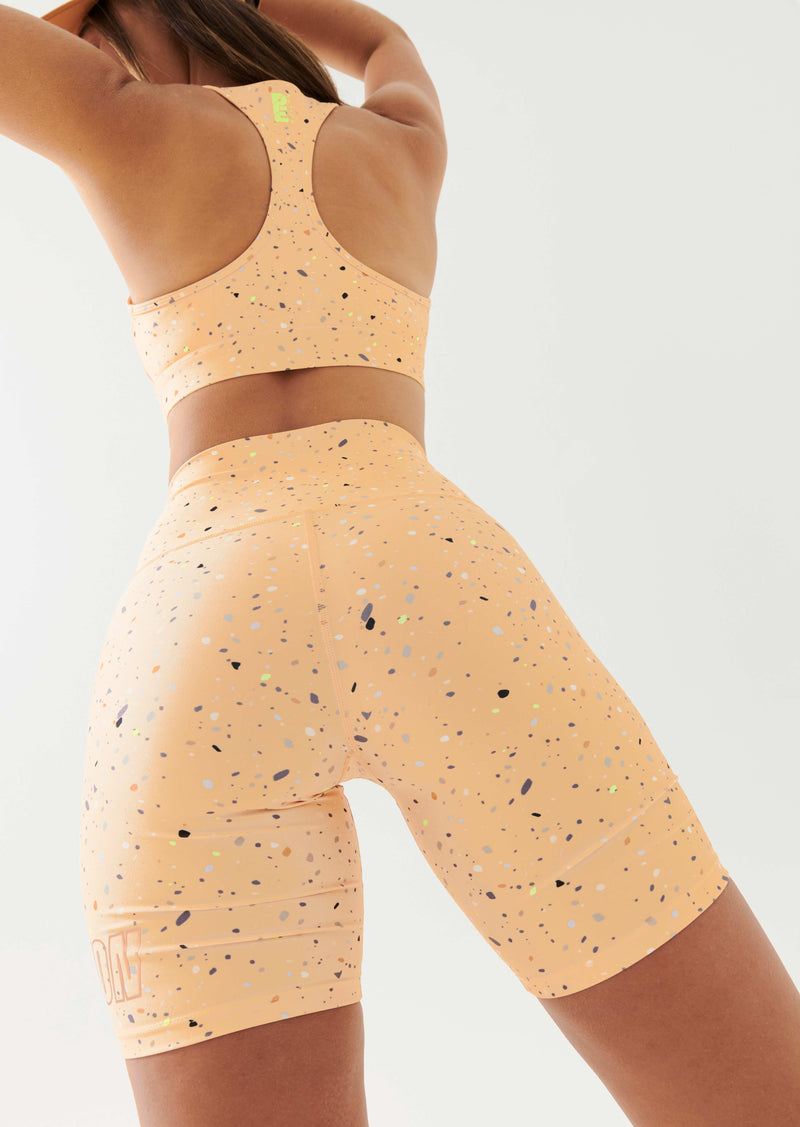 DIRECTION SHORT IN ROCK PRINT
