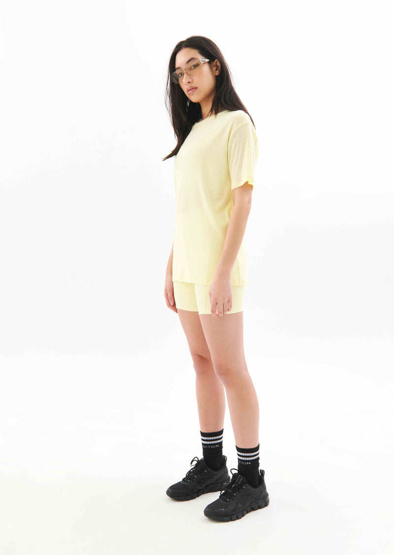 PRIMARY TEE IN WAX YELLOW