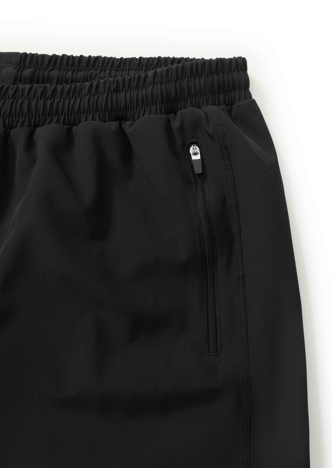 INTERVAL SHORT IN BLACK