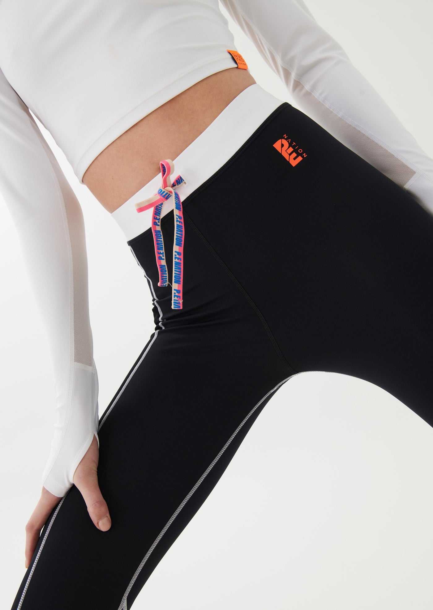 DIVERGENT LEGGING IN BLACK